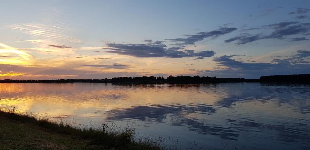 Slapen Aan De Voet Van De Molen Ovezande Eksteriør billede